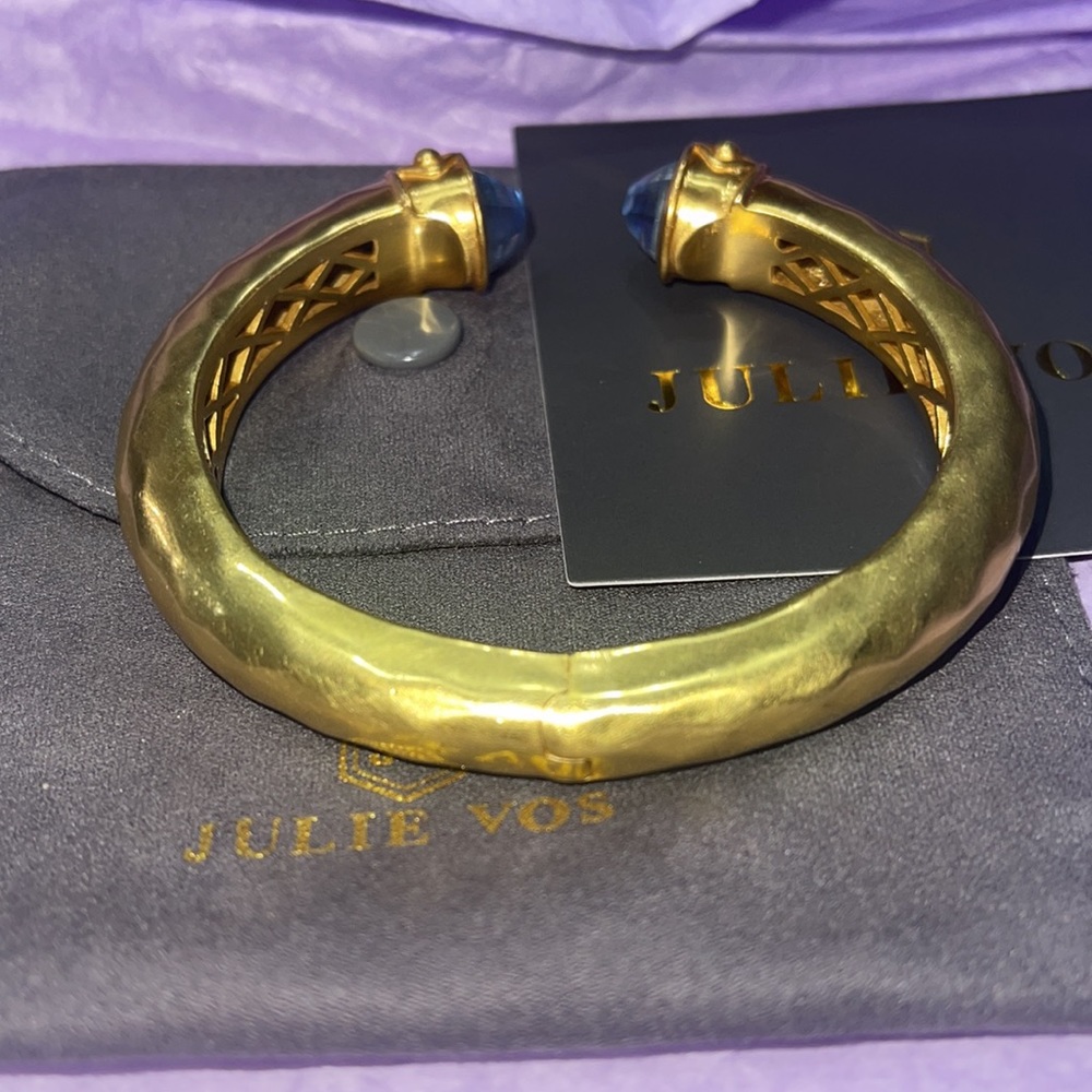 Julie Vos Blue Chalcedony crystals end caps Hinge Bracelet in 24Kt gold - Picture 4 of 6